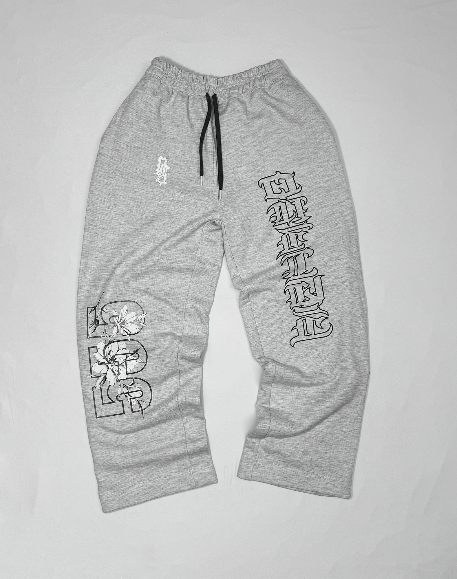 Jogger gris, prenda vista frontal